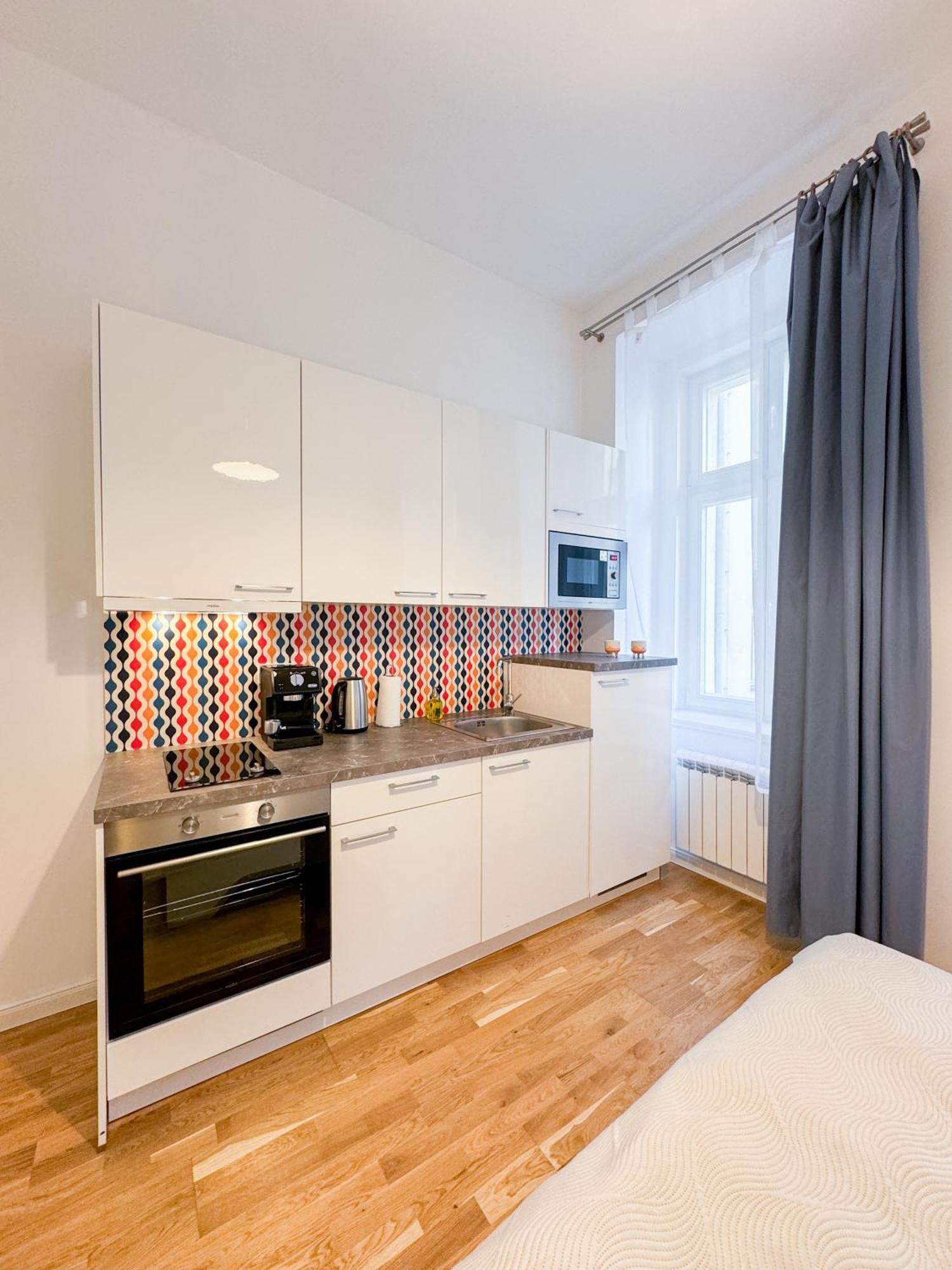 Turnkey I Wenceslas Square Apartments Prag Exteriör bild