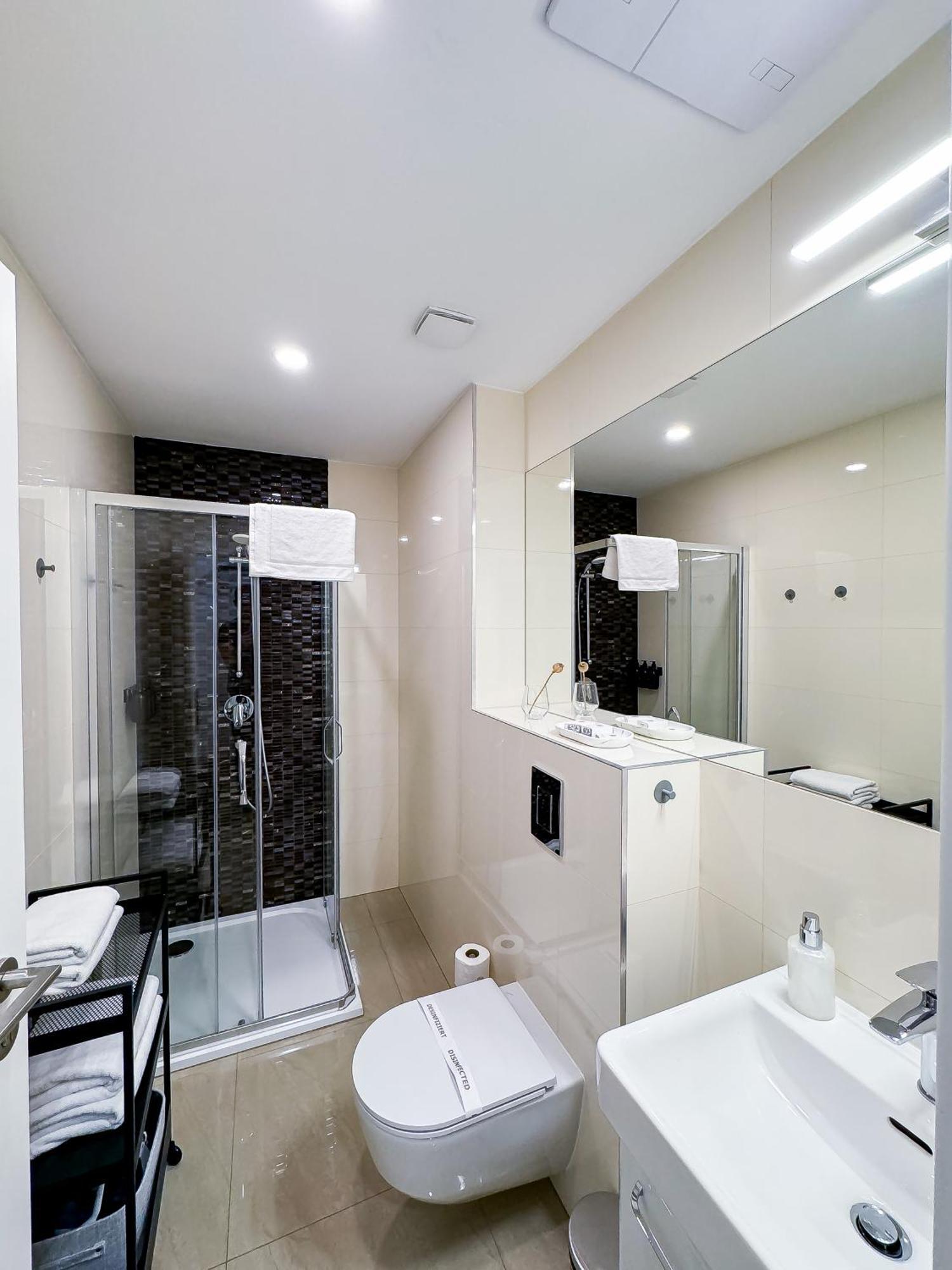 Turnkey I Wenceslas Square Apartments Prag Exteriör bild