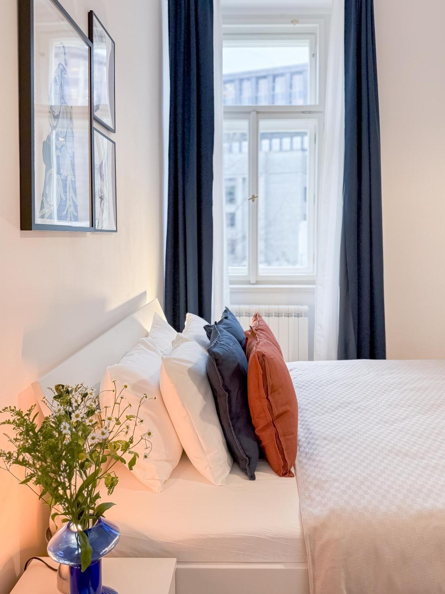 Turnkey I Wenceslas Square Apartments Prag Exteriör bild