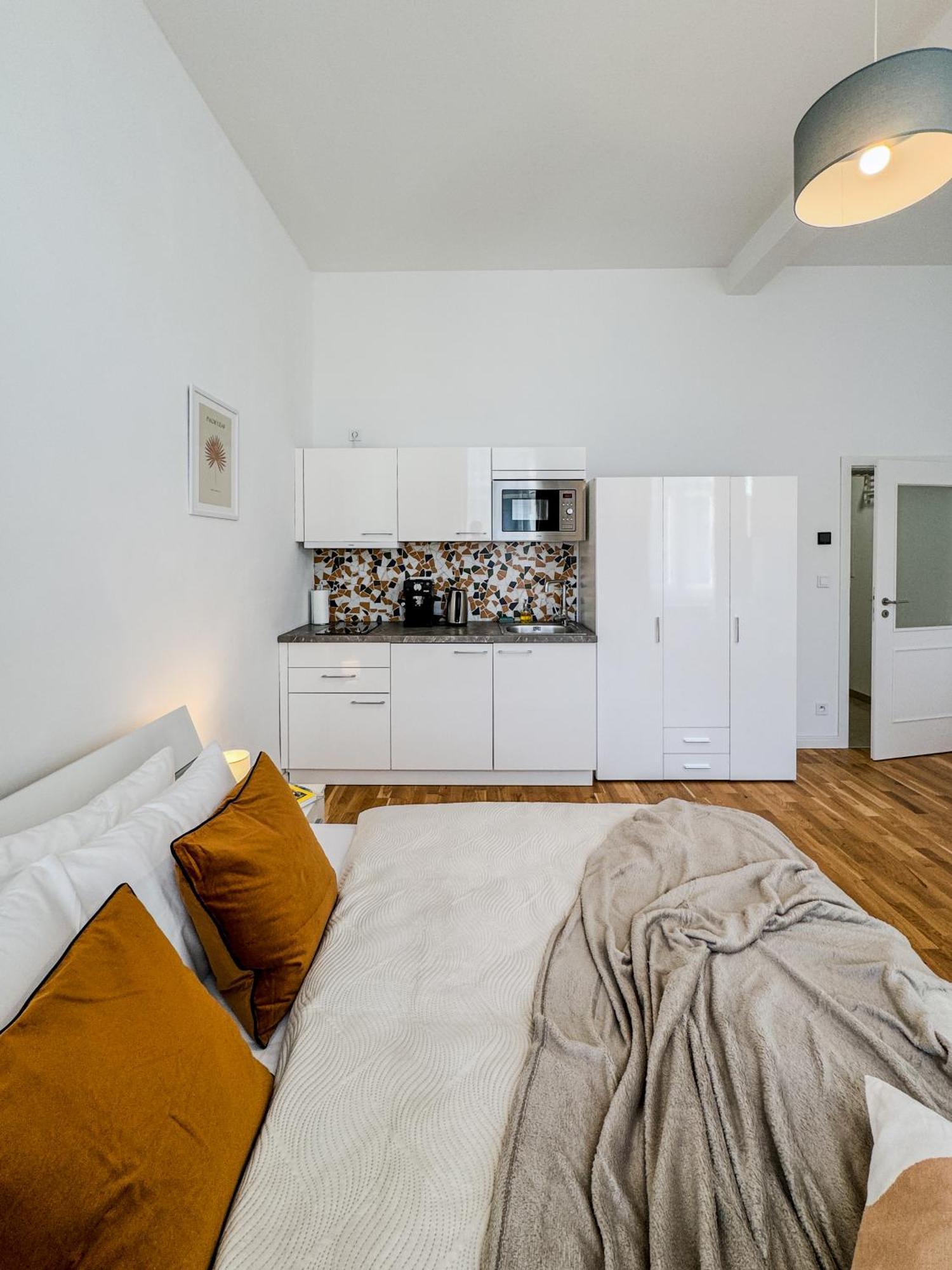 Turnkey I Wenceslas Square Apartments Prag Rum bild